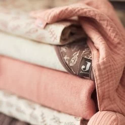 Jollein Badcape Meadow 75x75cm - Rosewood -Jollein Babyparadijs 1200x1200 126