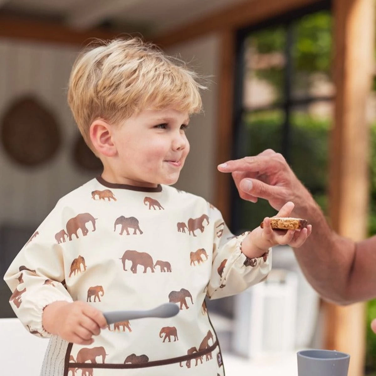 Jollein Slab Waterproof Met Mouw Meadow - Chestnut 11 Jollein Slab Waterproof Met Mouw Meadow - Chestnut - Afbeelding 11