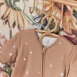 Jollein Baby Winterslaapzak Met Afritsbare Mouw 110cm Stargaze - Biscuit -Jollein Babyparadijs 1200x1200 806