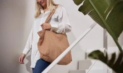 Jollein Shopper Embroidery - Biscuit -Jollein Babyparadijs 1200x718