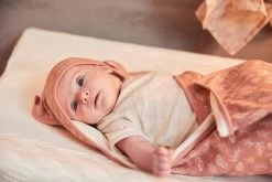 Jollein Badcape Meadow 75x75cm - Rosewood -Jollein Babyparadijs 1200x800 111