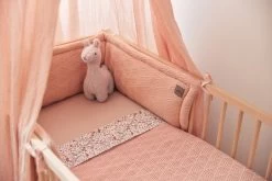 Jollein Bedomrander River Knit 180x35cm - Pale Pink -Jollein Babyparadijs 1200x800 516