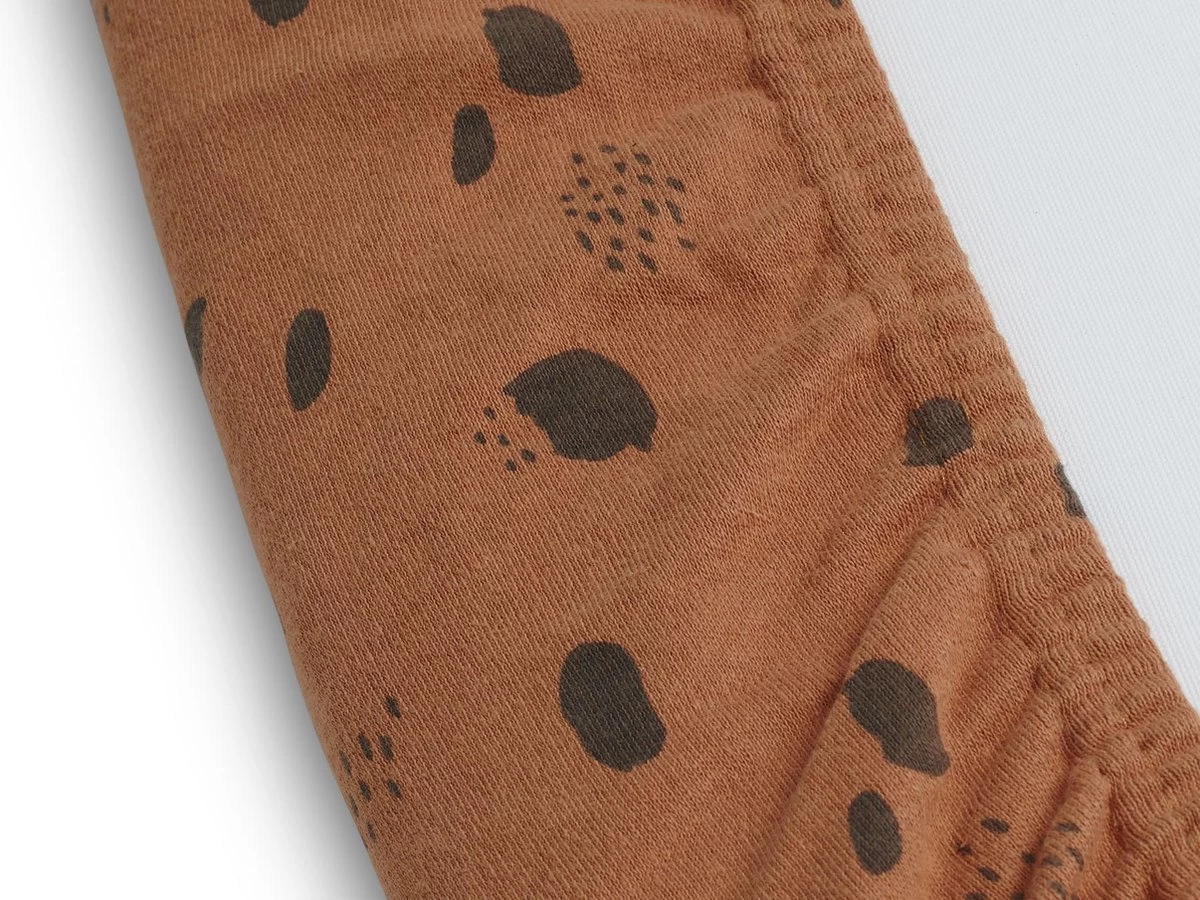 Jollein Aankleedkussenhoes Spot Jersey 50x70cm - Caramel 4 Jollein Aankleedkussenhoes Spot Jersey 50x70cm - Caramel - Afbeelding 4