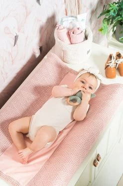 Jollein Aankleedkussenhoes River Knit 50x70cm - Pale Pink -Jollein Babyparadijs 800x1200 287