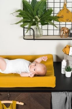 Jollein Aankleedkussenhoes Brick Velvet 50x70cm - Mustard 8 Jollein Aankleedkussenhoes Brick Velvet 50x70cm - Mustard -Jollein Babyparadijs 800x1200 300