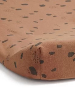 Jollein Aankleedkussenhoes Spot Jersey 50x70cm - Caramel 26 Jollein Aankleedkussenhoes Spot Jersey 50x70cm - Caramel -Jollein Babyparadijs 830x1200 267